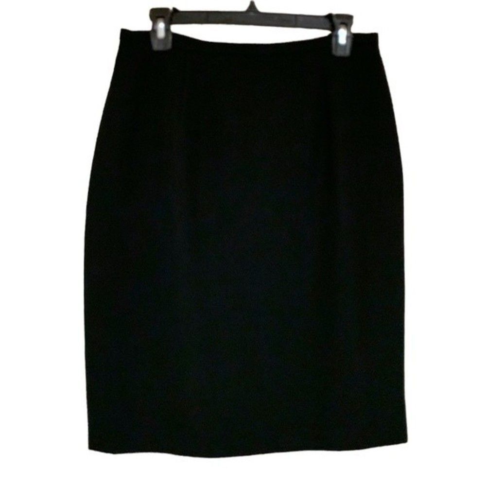 Black Knee Length Stretch Fabric Hem pencil skirt by Villager Liz Claiborne